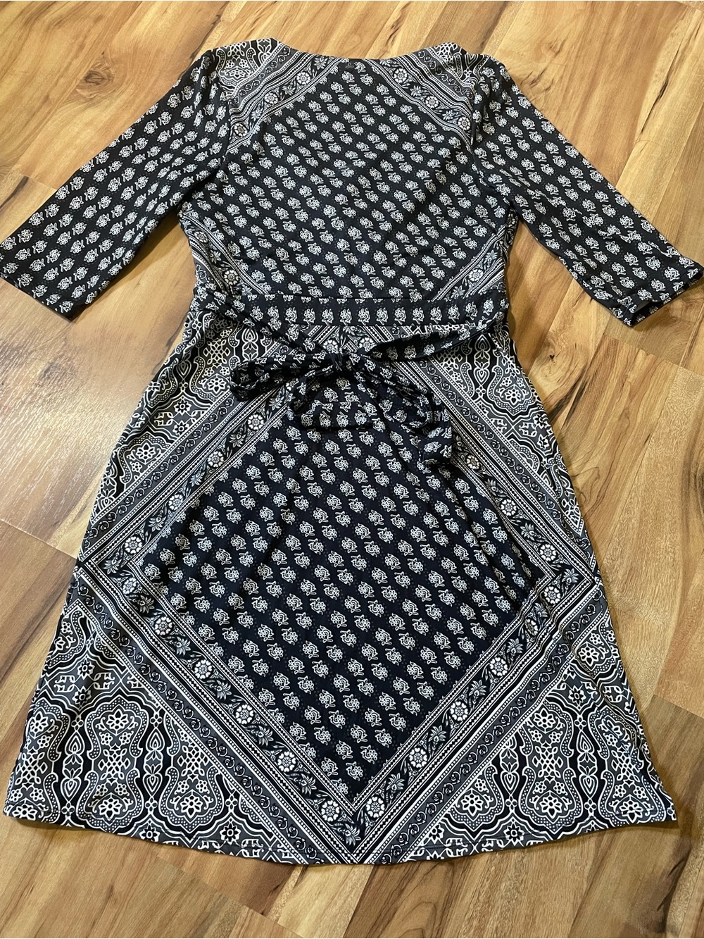 prAna Belladonna Faux Wrap Dress Black White Paisley Floral 3/4 Sleeve Size L - Picture 6 of 8